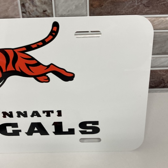 Cincinnati Bengals License Plate With Cup Holder Inserts - Picture 5 of 7